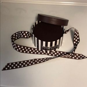 Henri Bendel small “hat box” shaped gift box